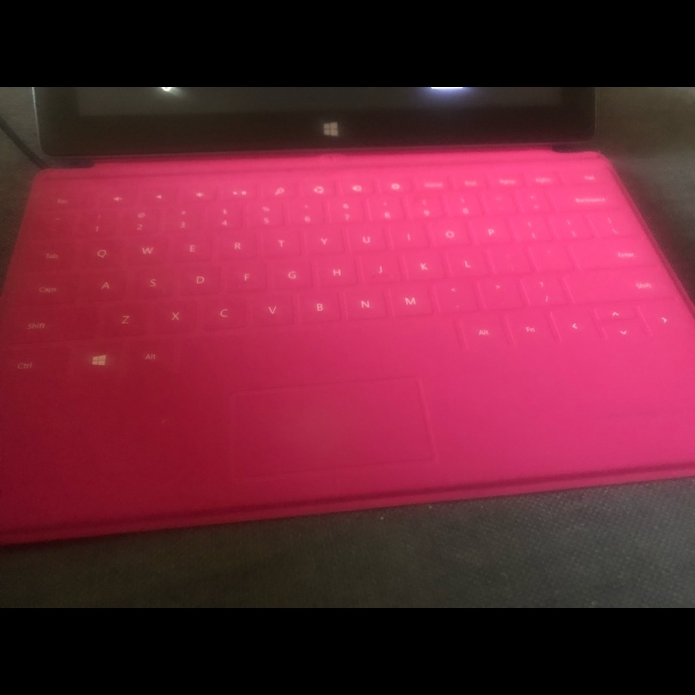 windows surface with keyboard - Picture 2 of 4